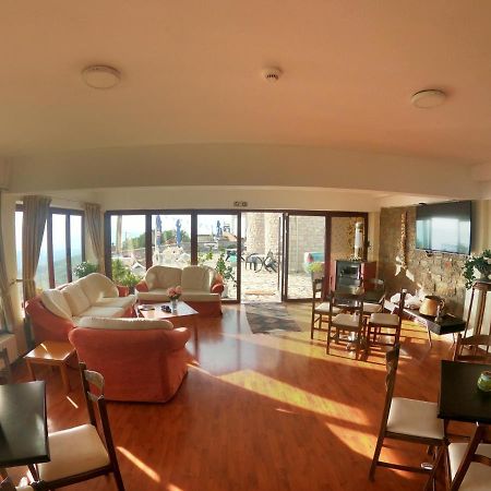 Hotel Isaraiko Spiti Agia Theodora Isaris Luaran gambar