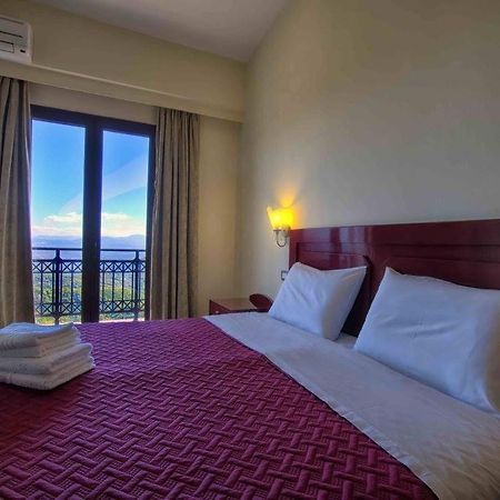 Hotel Isaraiko Spiti Agia Theodora Isaris Luaran gambar