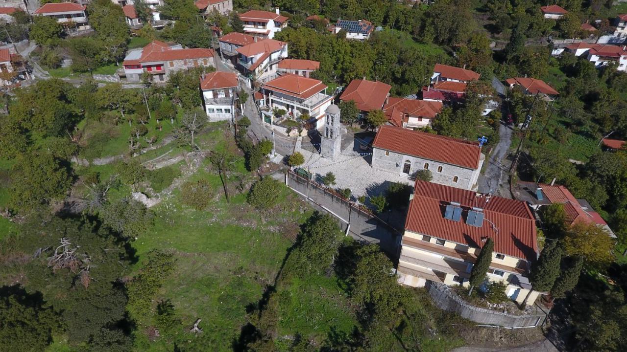 Hotel Isaraiko Spiti Agia Theodora Isaris Luaran gambar