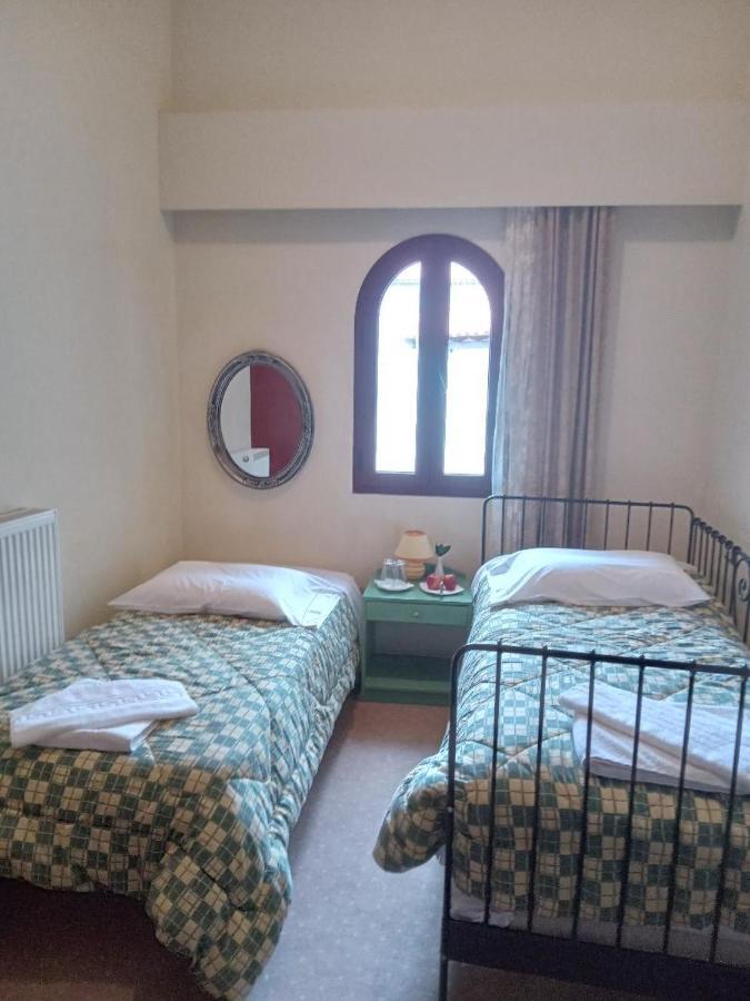Hotel Isaraiko Spiti Agia Theodora Isaris Luaran gambar