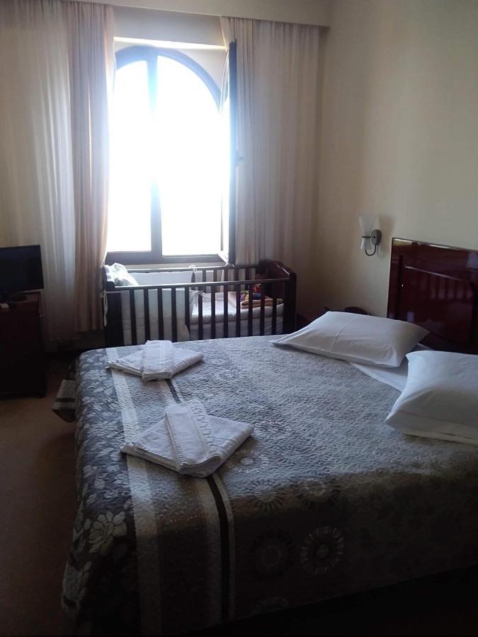 Hotel Isaraiko Spiti Agia Theodora Isaris Luaran gambar